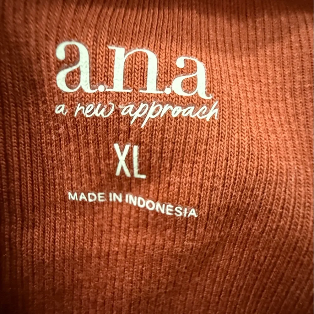 a.n.a Women's Burnt Orange Long Sleeve Top